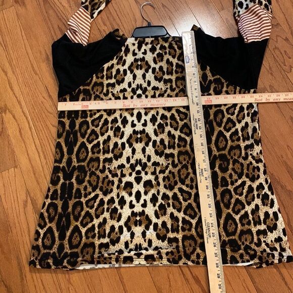 Size 2XL pull over animal print/stripe local boutique top.  Washed never worn - Picture 5 of 5